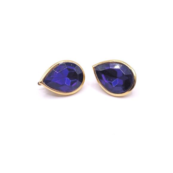 Trifari Vintage Clip On Earrings Purple Rhinestones 1 Inch long - Picture 4 of 6